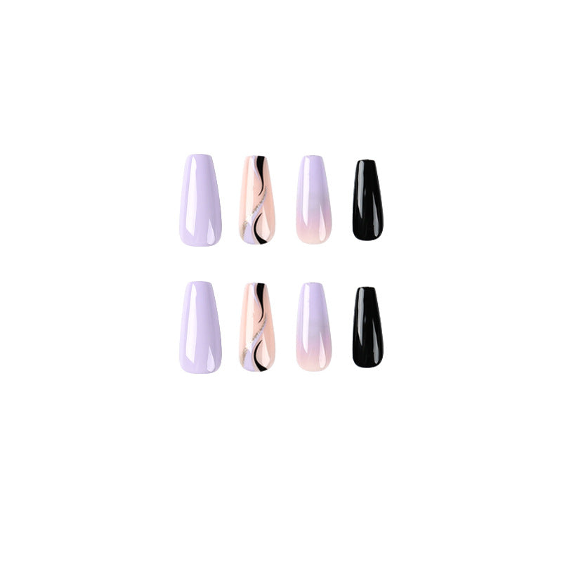 Kunstvolle Nagelverlängerungen im eleganten Design Karnz