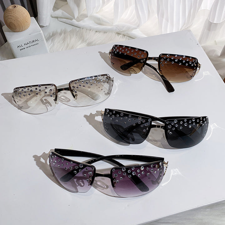Damen Glamouröse Sonnenbrille mit Glitzerakzenten Karnz