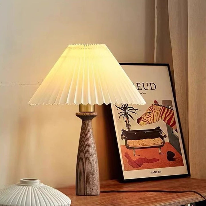 Moderne Minimalistische Tischlampe mit einzigartigem strukturiertem Schirm