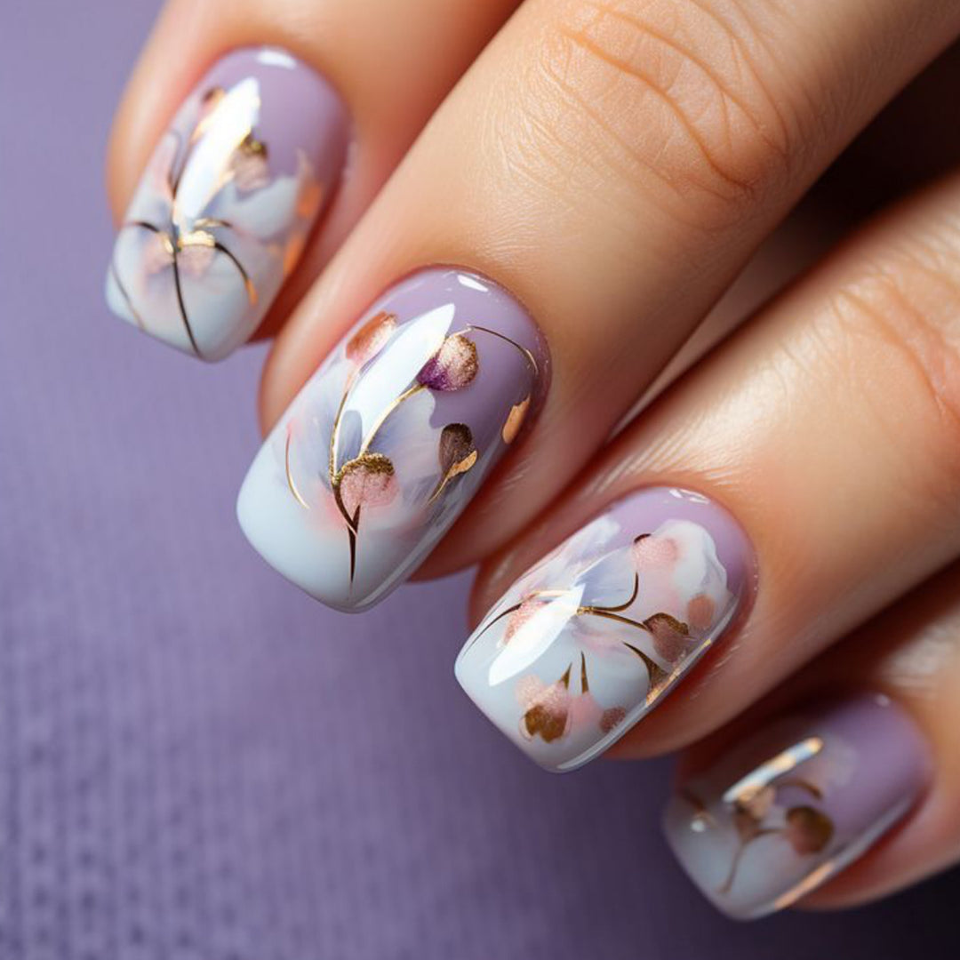 Elegante florale Gel-Nagelkunstverlängerungen Karnz