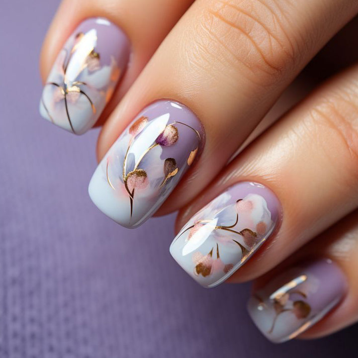 Elegante florale Gel-Nagelkunstverlängerungen Karnz