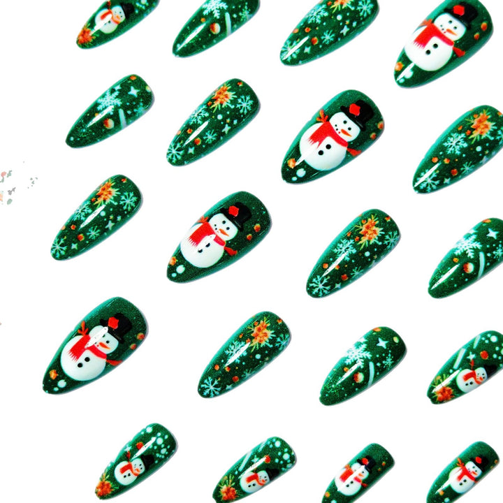 Kunstnägel mit Festlichem Schneemann-Design Karnz
