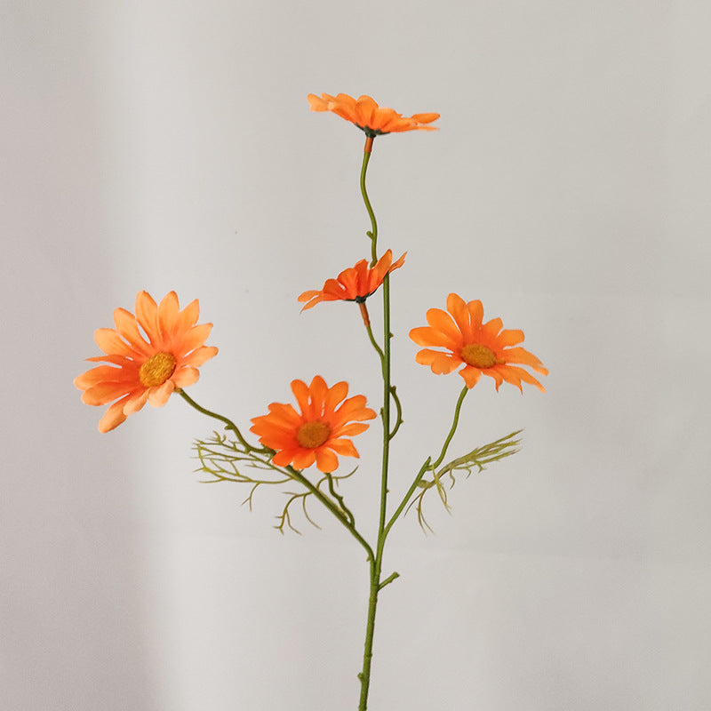 Lebensechte gelbe Blumenstängel