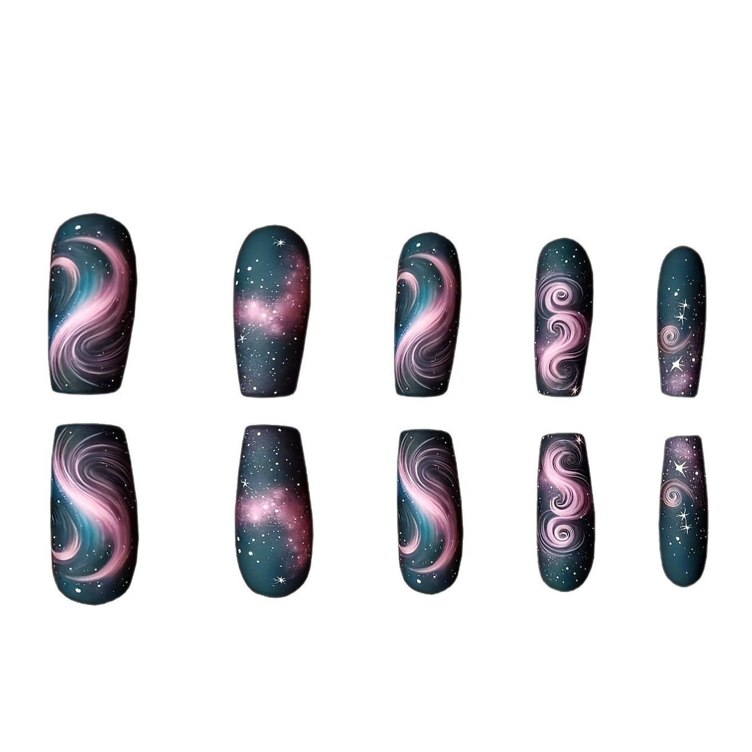 Künstlerische galaktische Nagelverzierungen Karnz