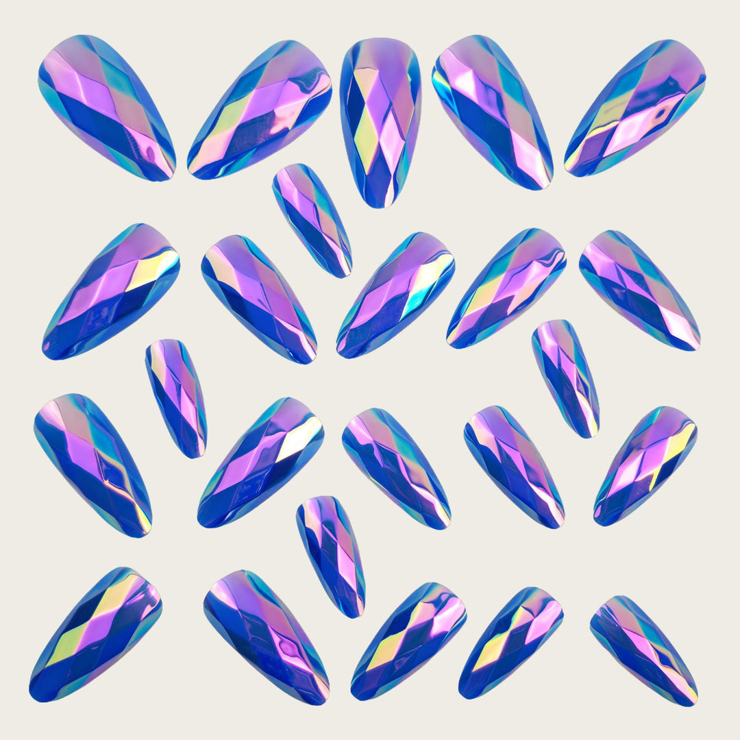 Kunstnägel mit Facettiertem Kristall-Design Karnz