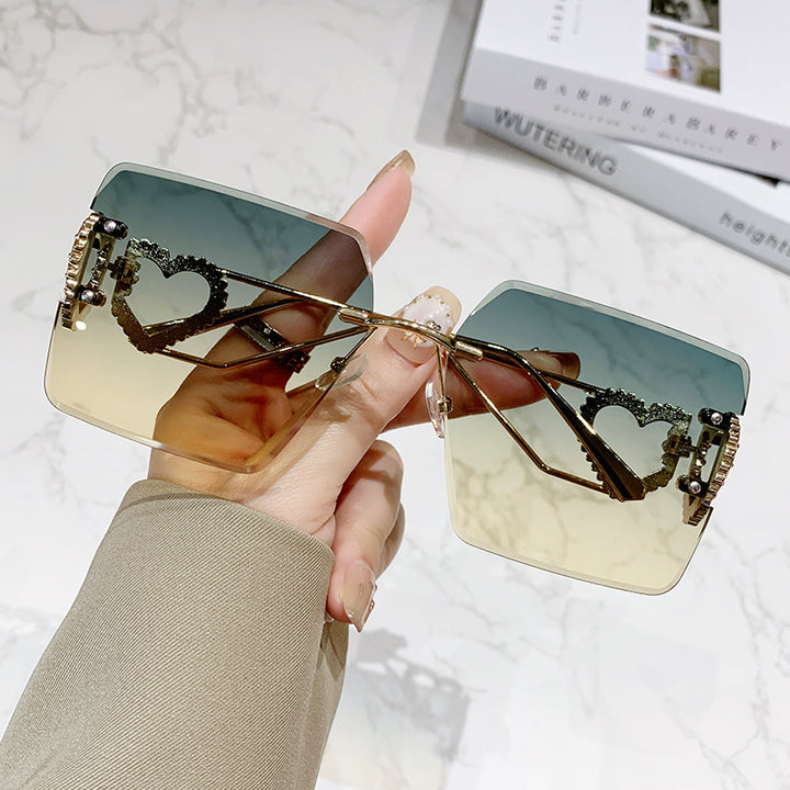 Damen modische Sonnenbrille mit trendigem Herz-Design Karnz