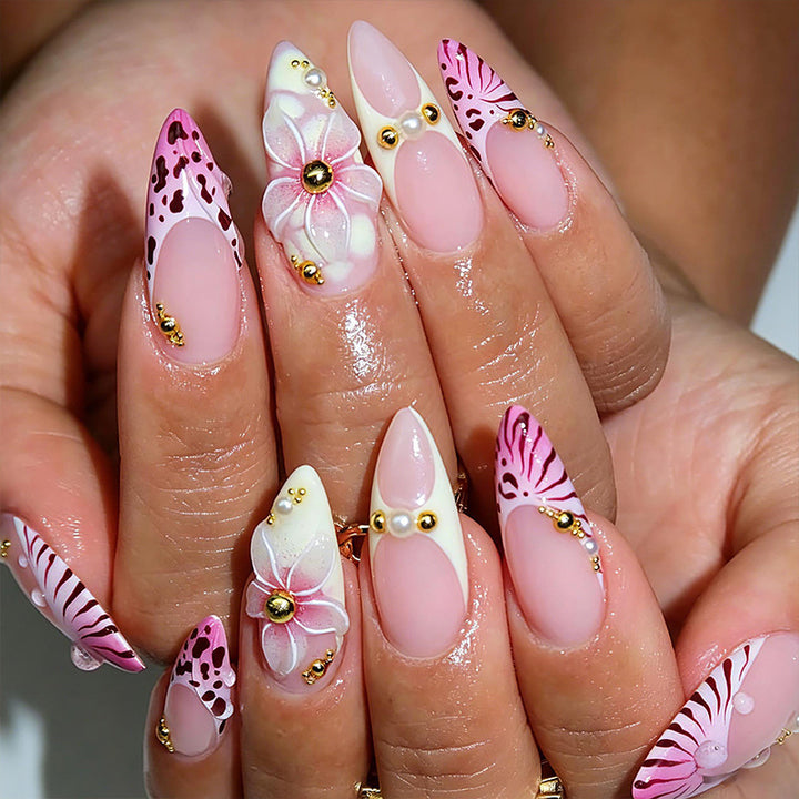 Kunstvolle 3D Nagelspitzen mit maritimem Design Karnz