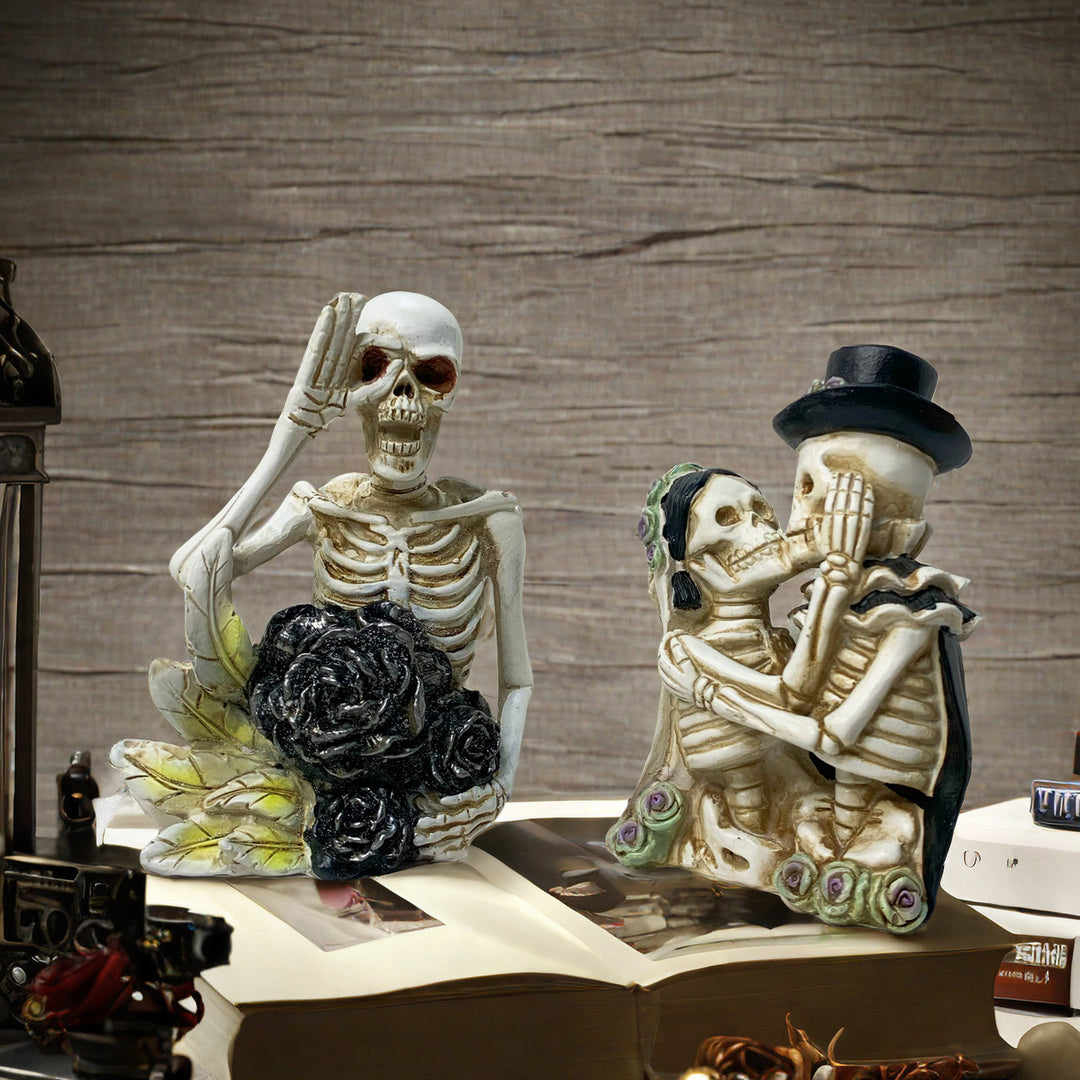 Stilvolle Skelettfigur mit Zylinder und schwarzer Rose Karnz