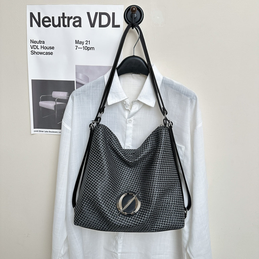 Strukturierte Hahnentrittschultertasche