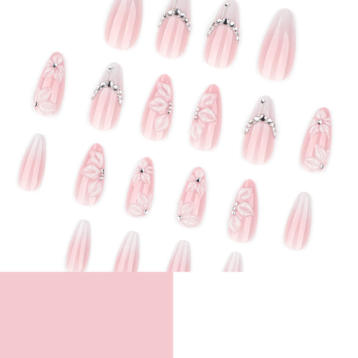 Acryl-Nagelverlängerungen mit elegantem Blumen-Design Karnz