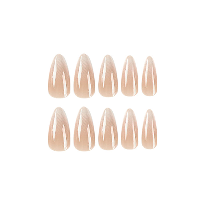 Elegante und stilvolle Nagelverlängerungen Karnz