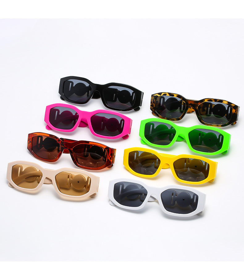 Damen Trendige und stilvolle Sonnenbrille mit luxuriösen Details Karnz