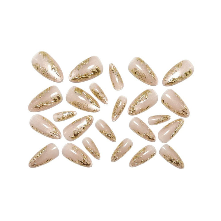 Exquisite Kunstnägel mit Goldenen Verzierungen Karnz