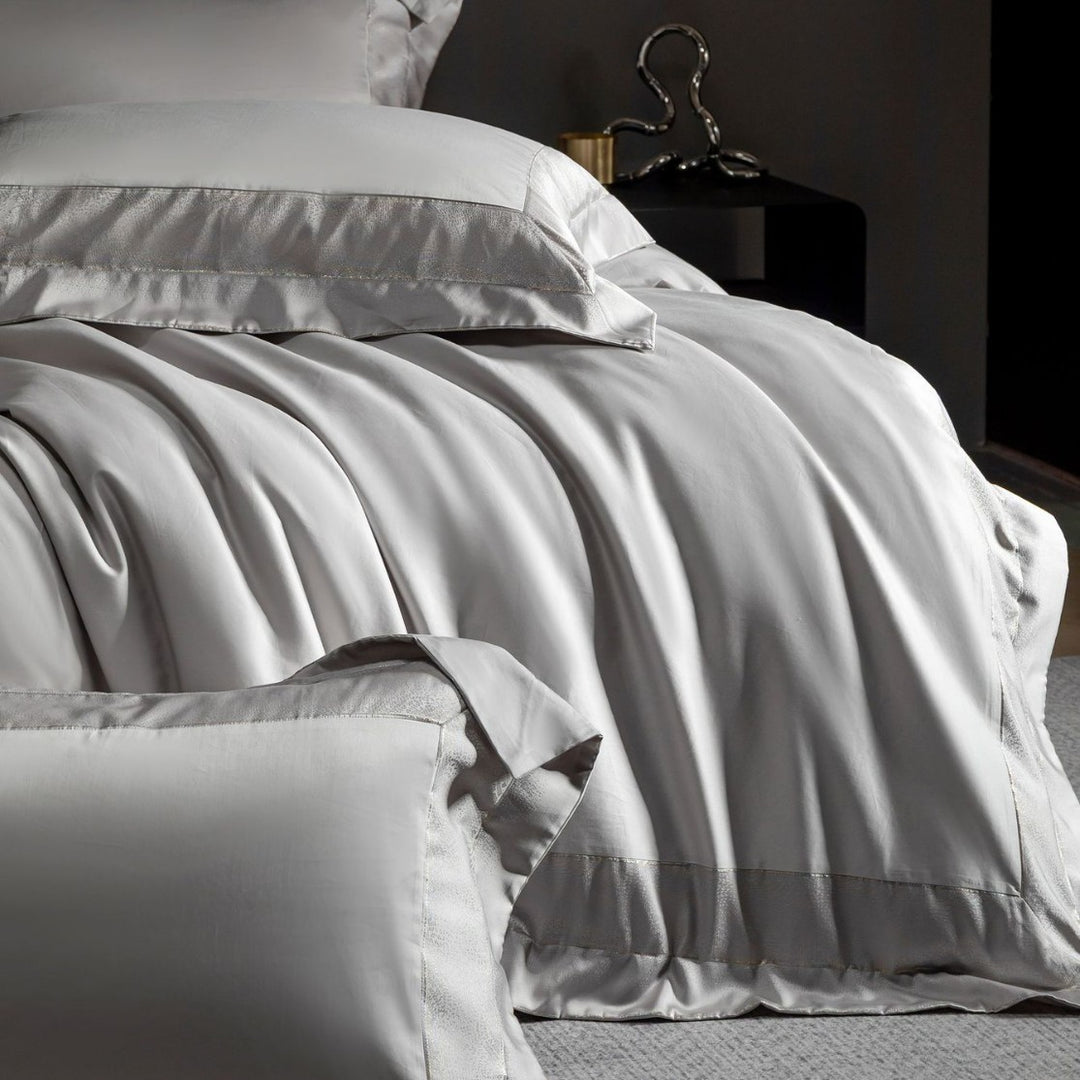 Hotel-Grade Seidiger Satin Bettdeckenset mit verstecktem Verschluss & Eckenbindungen