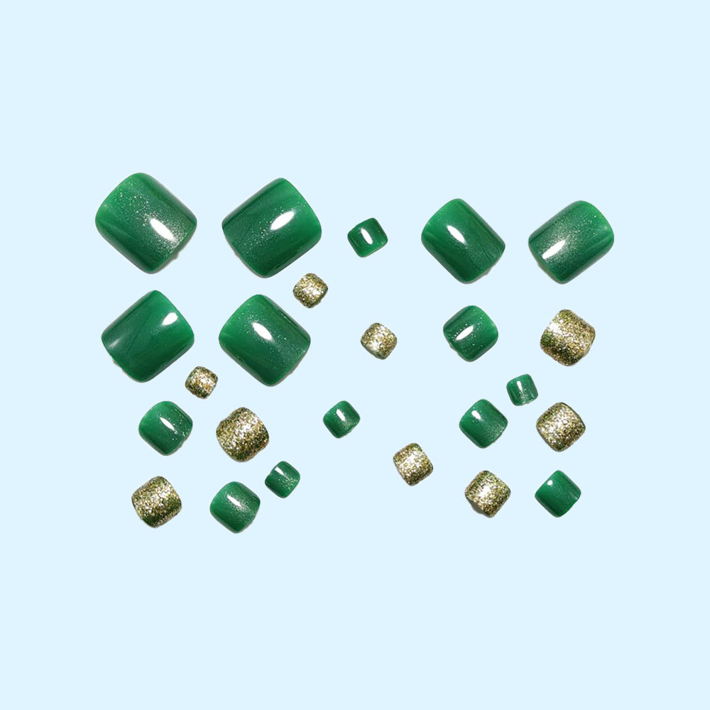 Kunstnagelset mit funkelnden Glitzerakzenten Karnz