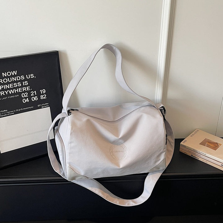 Stylische Reis-Duffle mit mehreren Taschen