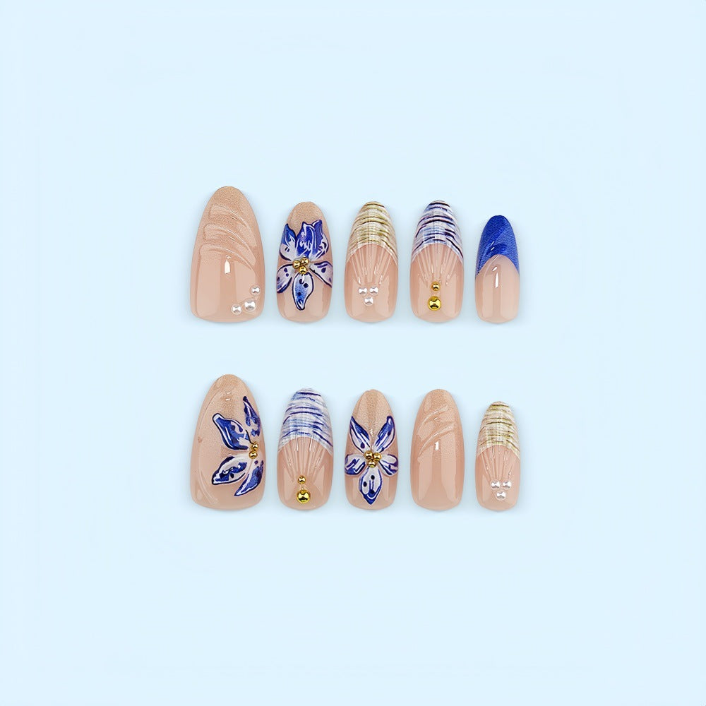 Elegante Kunstnagel-Design Karnz