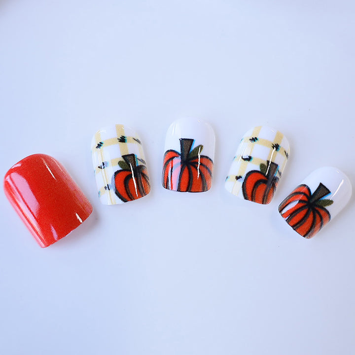 Festliche herbstliche Nagelkunst Karnz