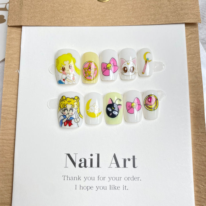 Verspielt Charakter-inspiriertes Press-On Nagelkunst Set