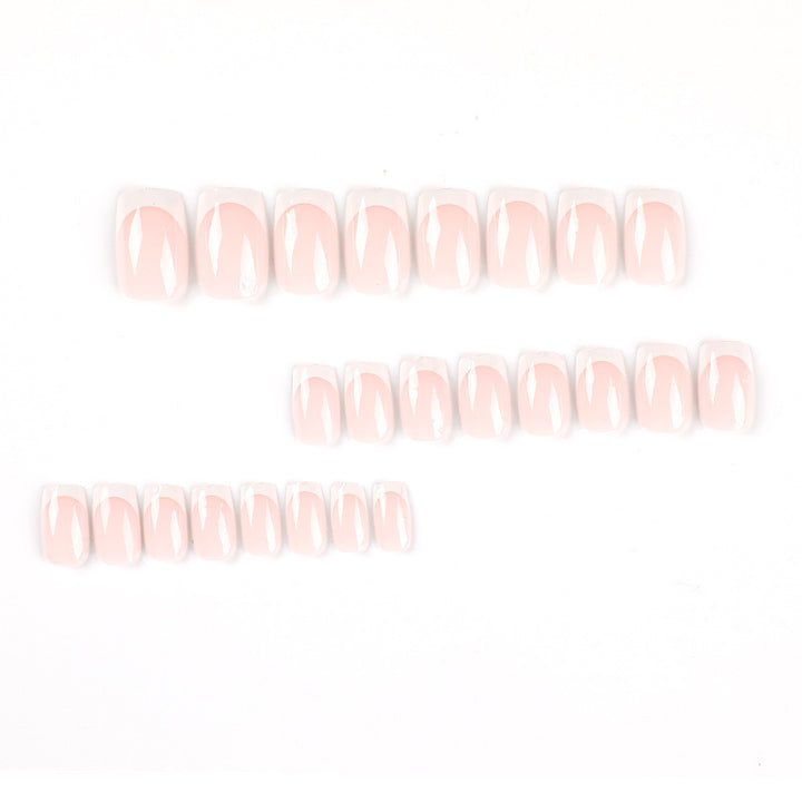 Elegante Nagelverlängerungen mit französischem Design Karnz