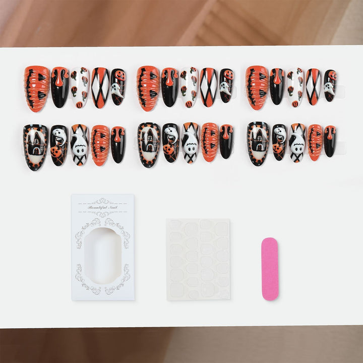 Kunstnagelset im Halloween-Design Karnz
