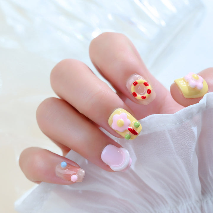 Künstlerische Nagelkunst Kollektion Karnz