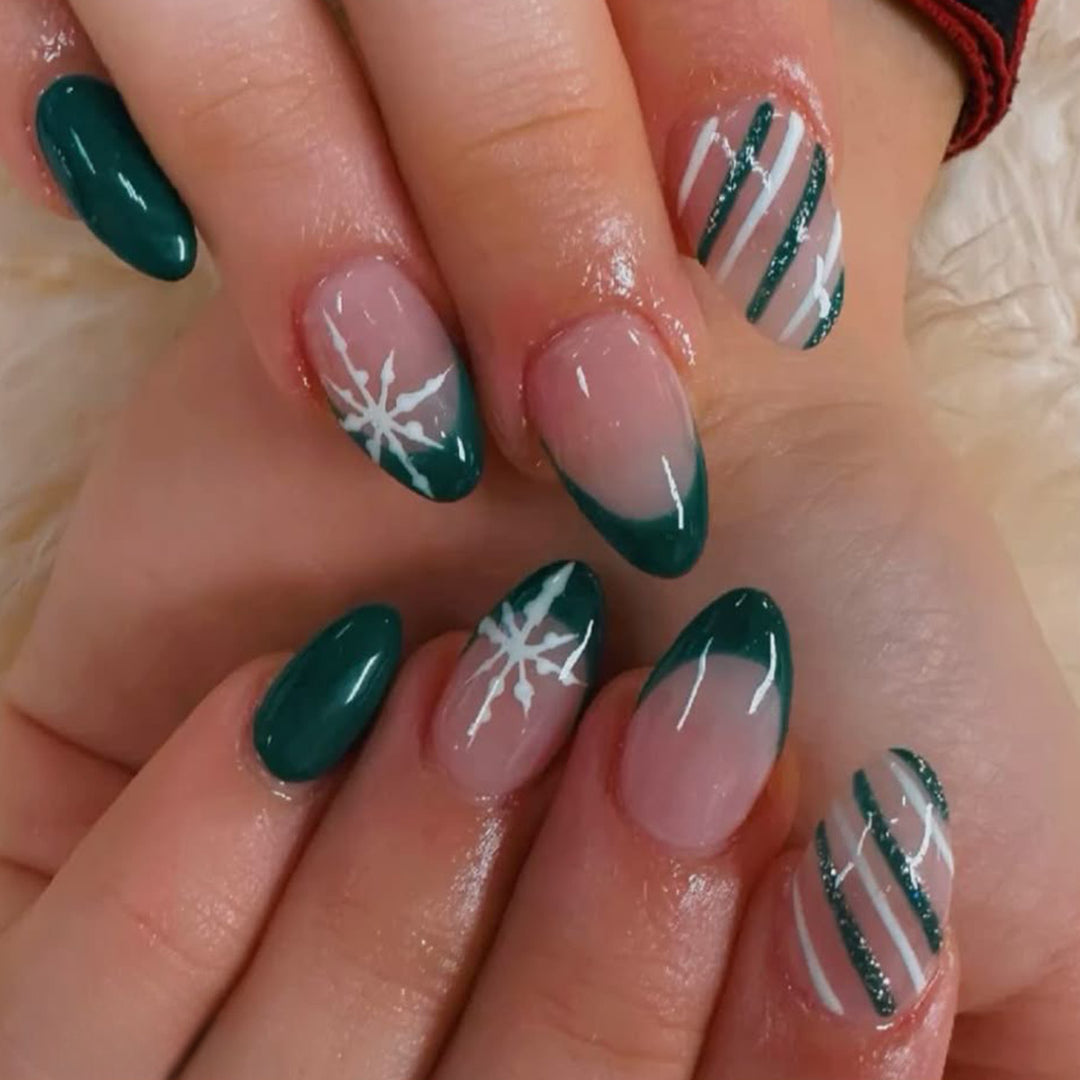 Premium Stiletto Press-On Nagelkunst Set mit Schneeflocken- und Streifendesign Karnz