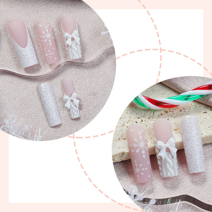 Kunstnagelset mit luxuriösem Glitzer- und floralen Akzenten Karnz