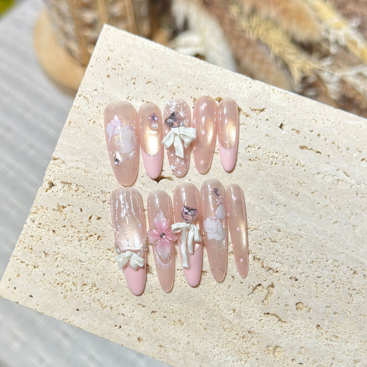 Dekoratives Stiletto Press-On Nagelkunst-Set mit elegantem Blumenmuster Karnz