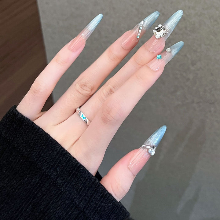 Elegante Strass-beschmückte Stiletto Press-On Nagelset Karnz