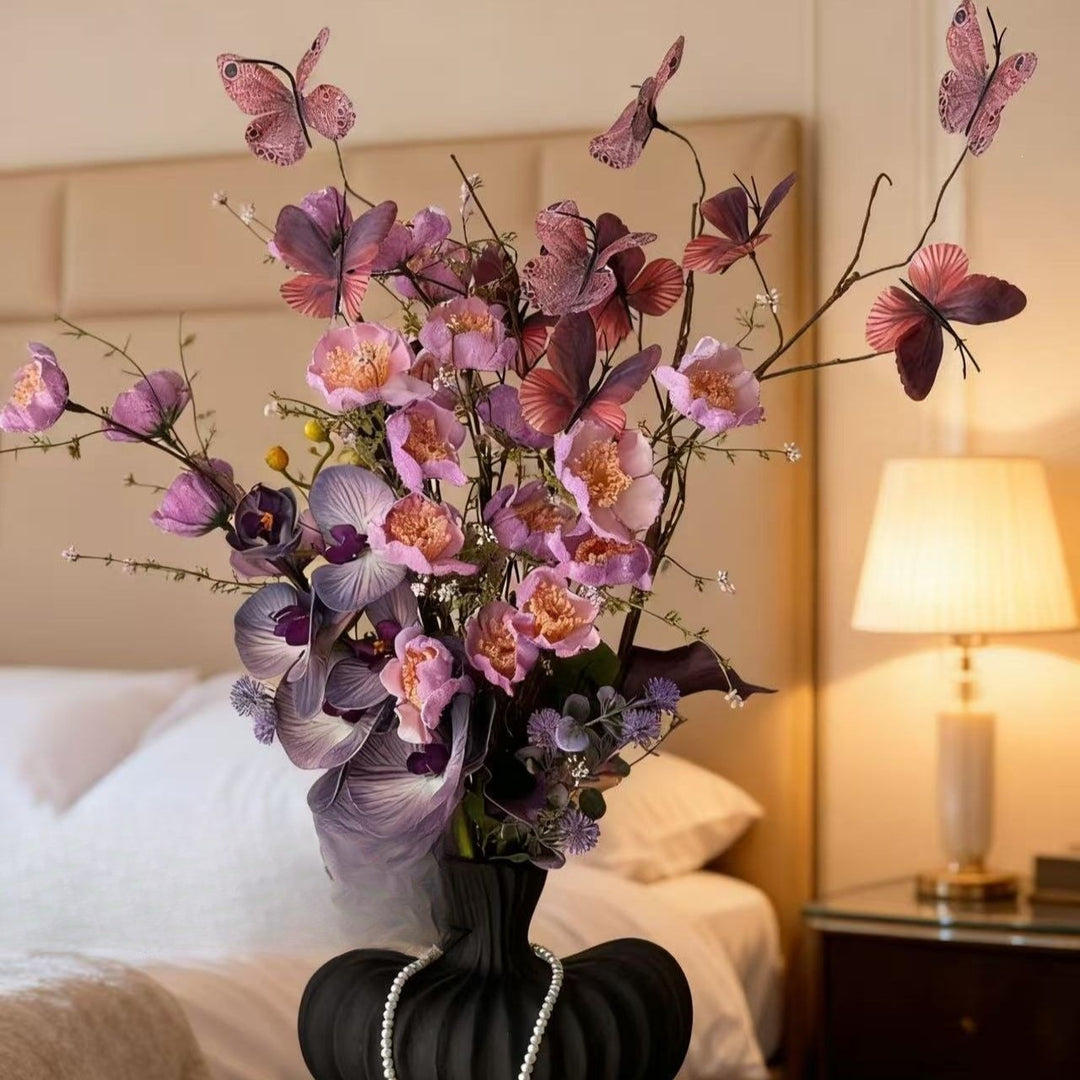 Lebensechte Blumensträuß-Anordnung