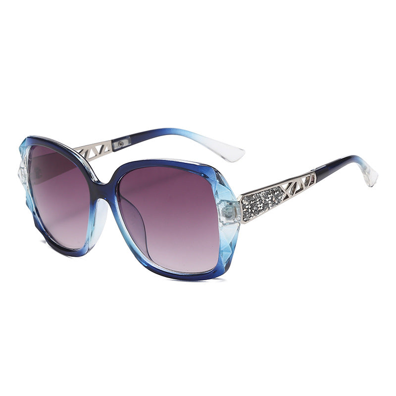 Damen Designer-Sonnenbrille mit glamourösen Akzenten Karnz