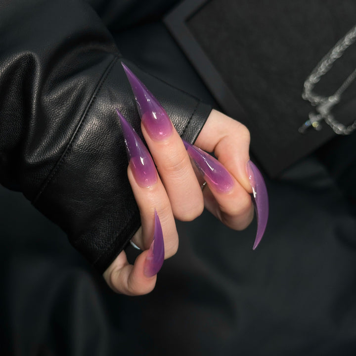 Stiletto Nagelverlängerungen mit Ombre-Effekt