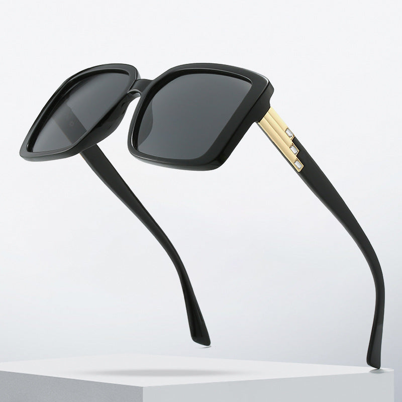 Damen modische quadratische Sonnenbrille mit trendigen Details Karnz