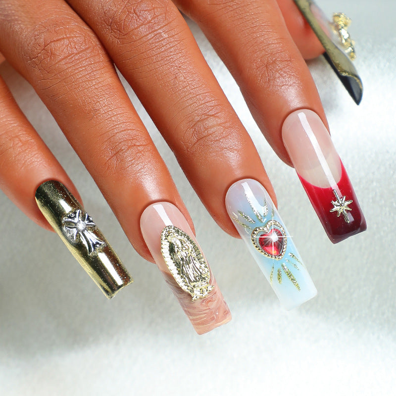 Kunstnagelset mit Kirschmotiv und funkelnden Strasssteinen Karnz