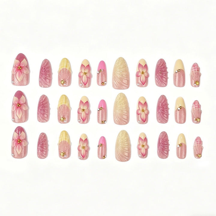 Kunstnagelset mit kunstvollen Blumen- und Muschelmuster Karnz