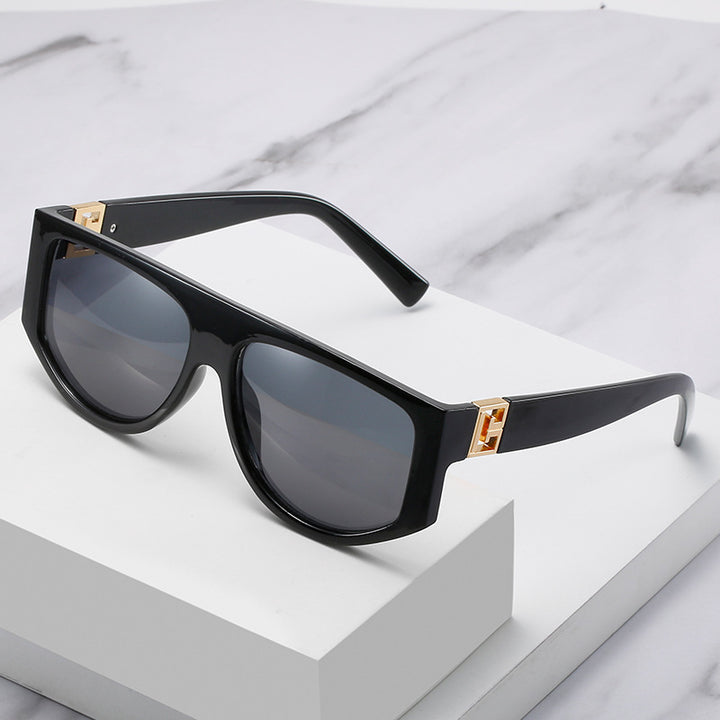 Oversized Shield-Sonnenbrille mit metallischen Akzenten Karnz