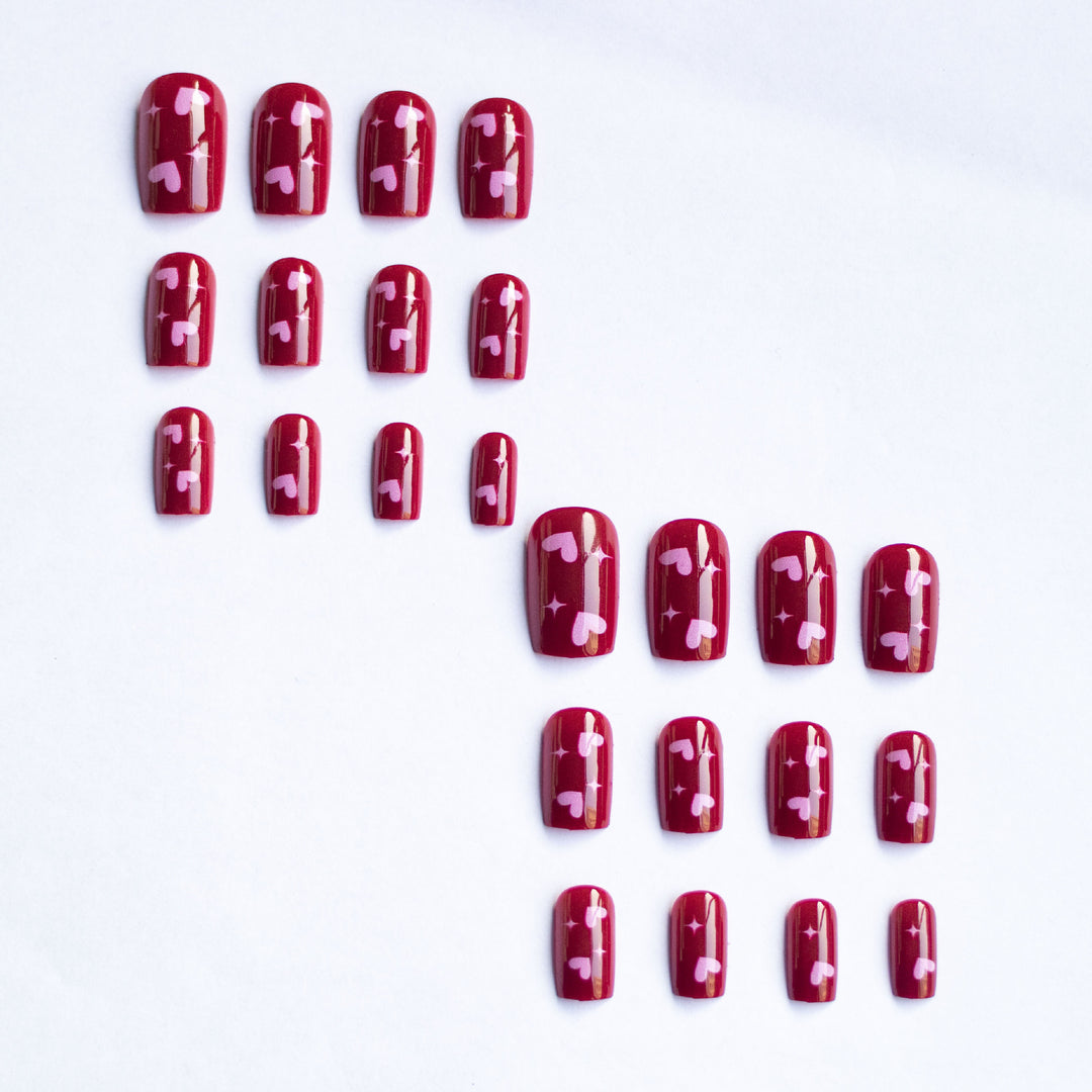 Glamouröses Herz Nagelkunst