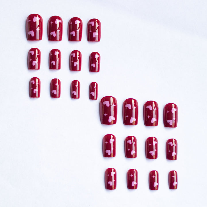 Glamouröses Herz Nagelkunst