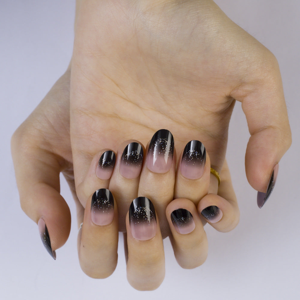 Kunstnägel mit Elegantem Ombre-Design und Glitzernden Akzenten Karnz