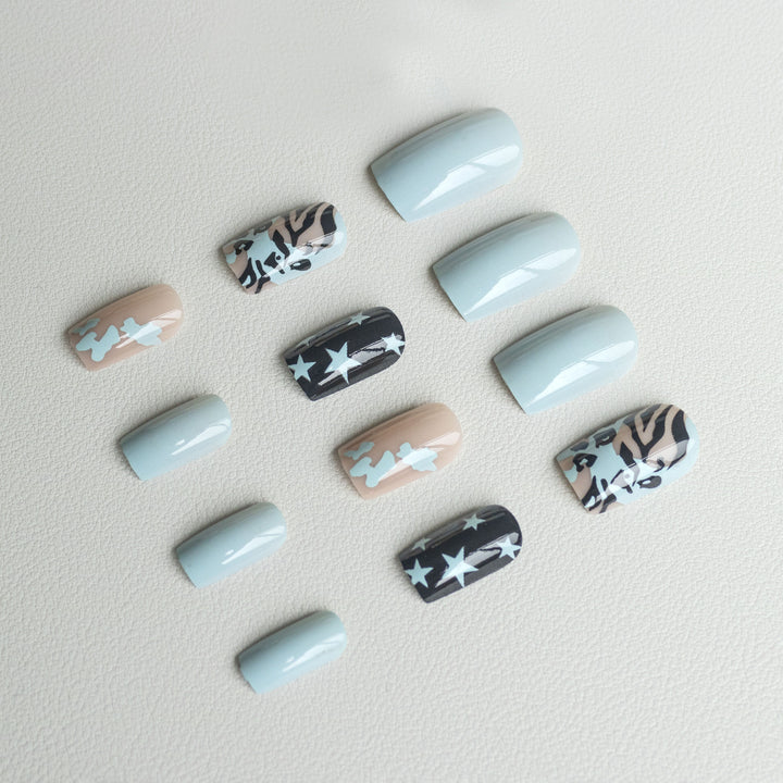Künstlerisch gemusterte Nagelkunst