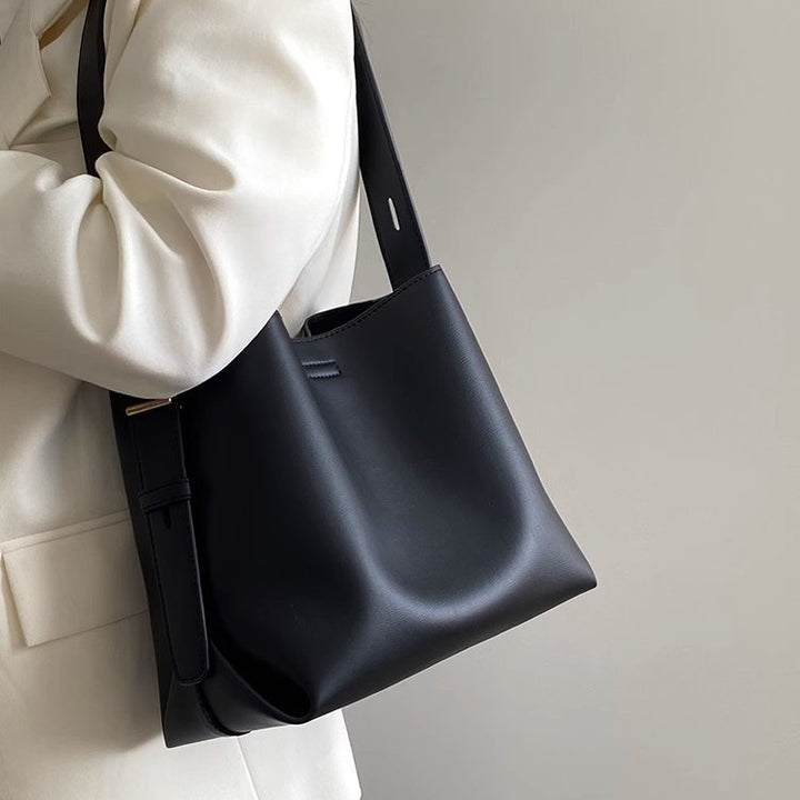 Moderne Schultertasche Karnz