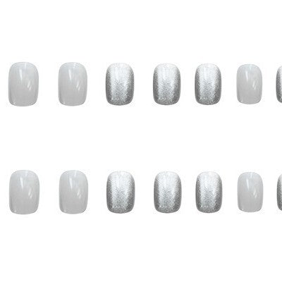 Glitzerndes Glam Press-On Nagelset Karnz