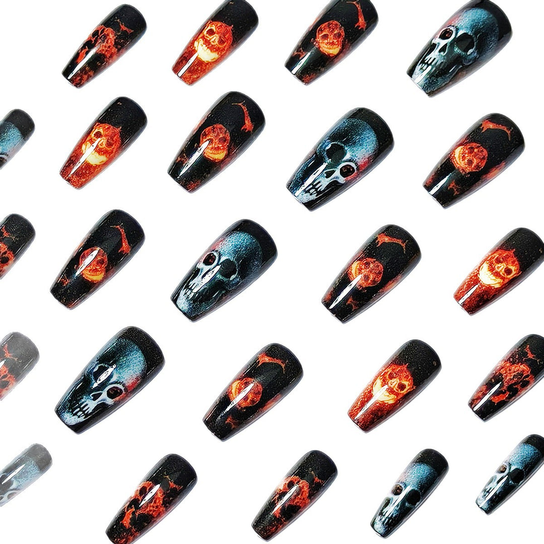 Kreative Kunstnägel mit Totenkopf-Design Karnz