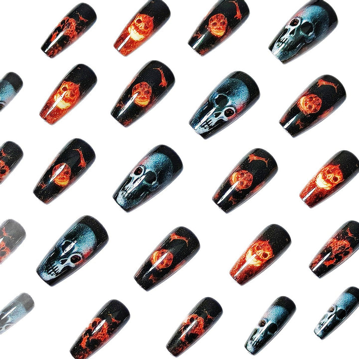 Kreative Kunstnägel mit Totenkopf-Design Karnz