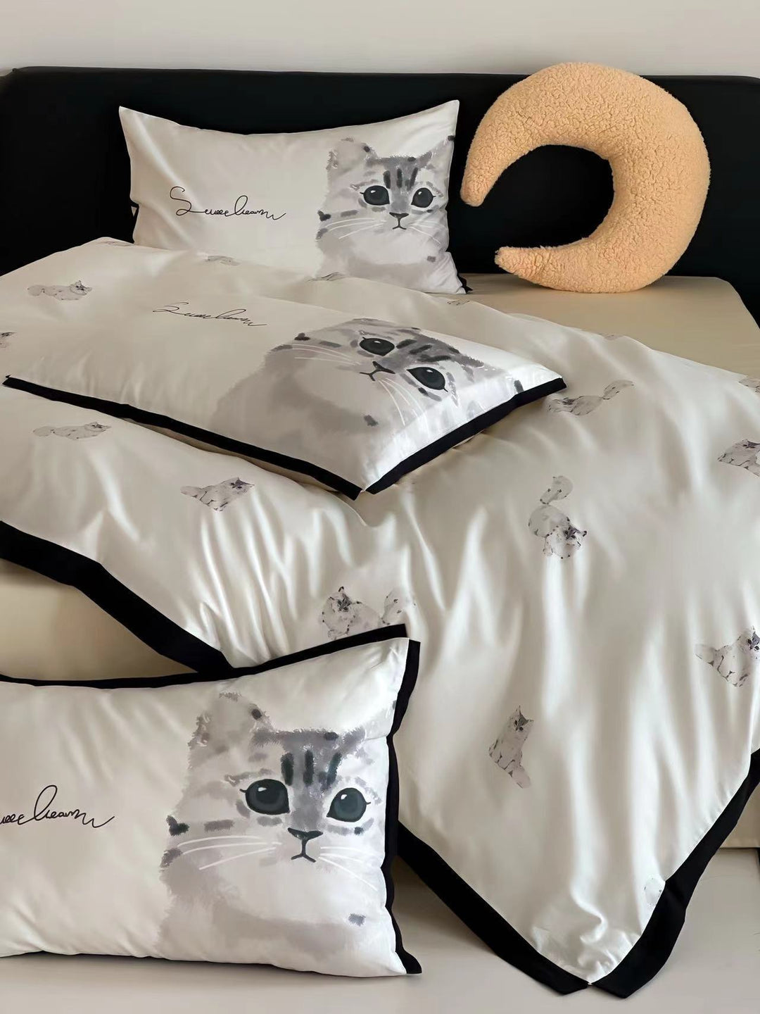 Baumwollsatin-Bettbezug-Set mit Aquarell-Katzenmotiv und kontrastierender Paspel