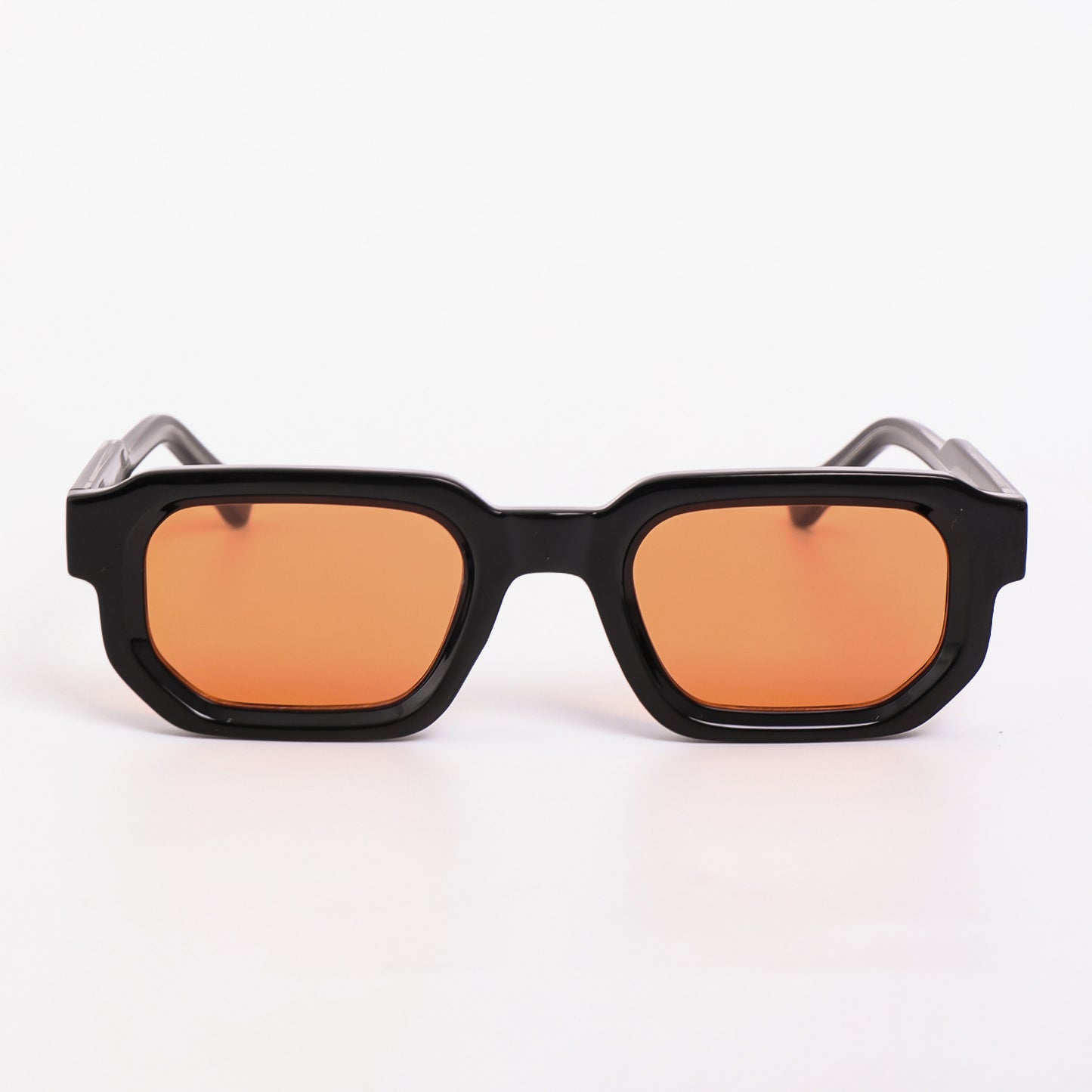 Damen Sonnenbrille im futuristischen Design mit glänzendem Rahmen und modischen Gläsern Karnz