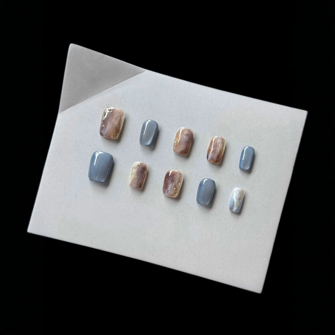 Künstlerische Press-On Nageldesigns