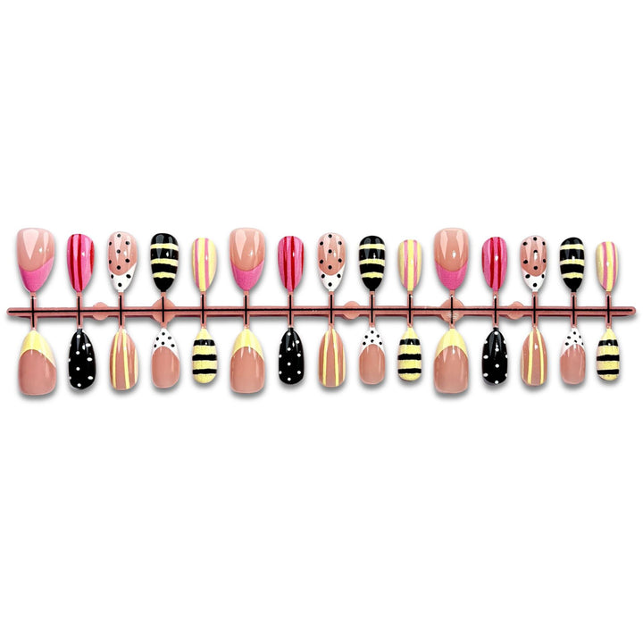 Verspieltes thematisches Press-On Nagel Kunst Set