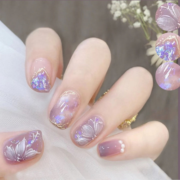 Künstlerische florale Nagelverzierung